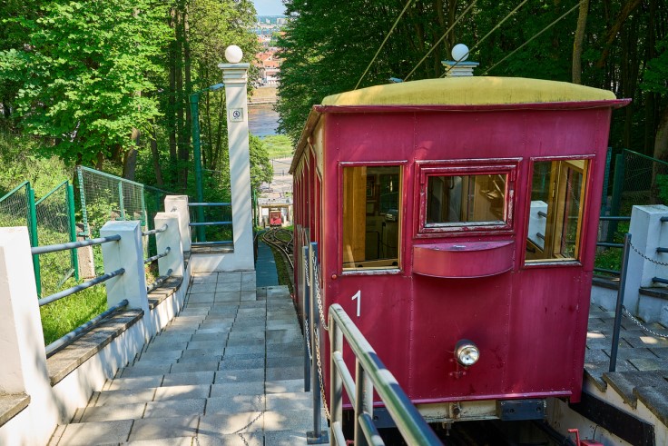 One of the striking crimson cabins of the funicular that leads up to the Aleksotas Observation Deck (© Jens Otte/iStock)