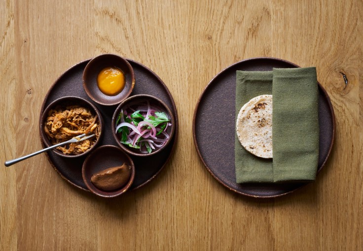 Bread and condiments from Maré by Rafael Cagali in Hove. © David Charbit