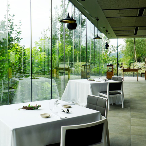 Azurmendi's glass-walled dining area. © sala/Azurmendi