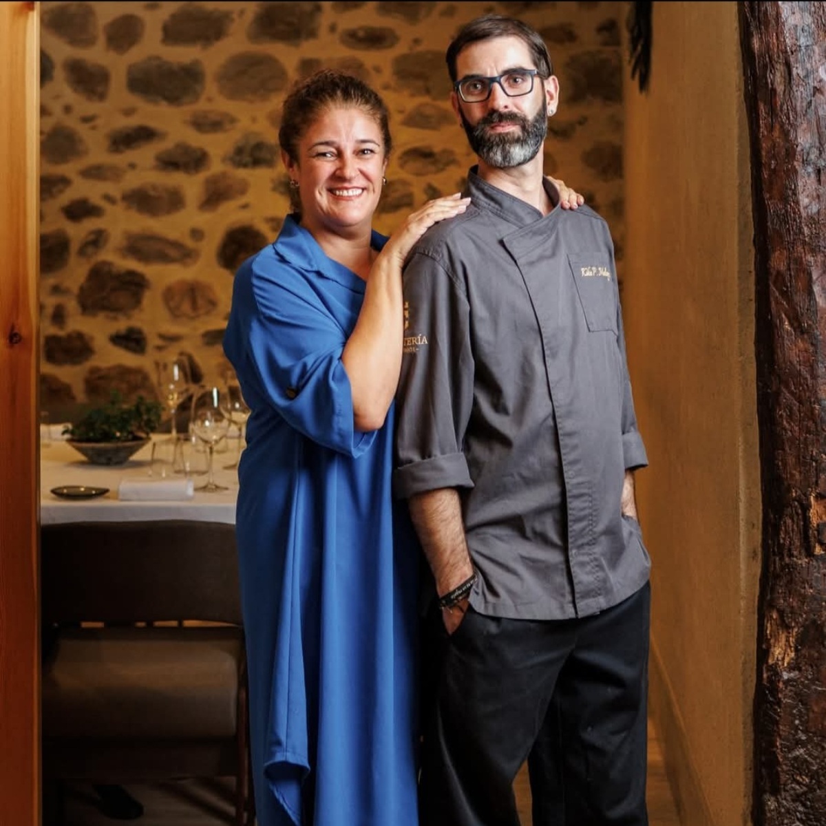 Noelia Sánchez y Enrique Pérez, el tándem al frente de La Cartería, en Cartes. © Rubén Gares Fotógrafo/La Cartería