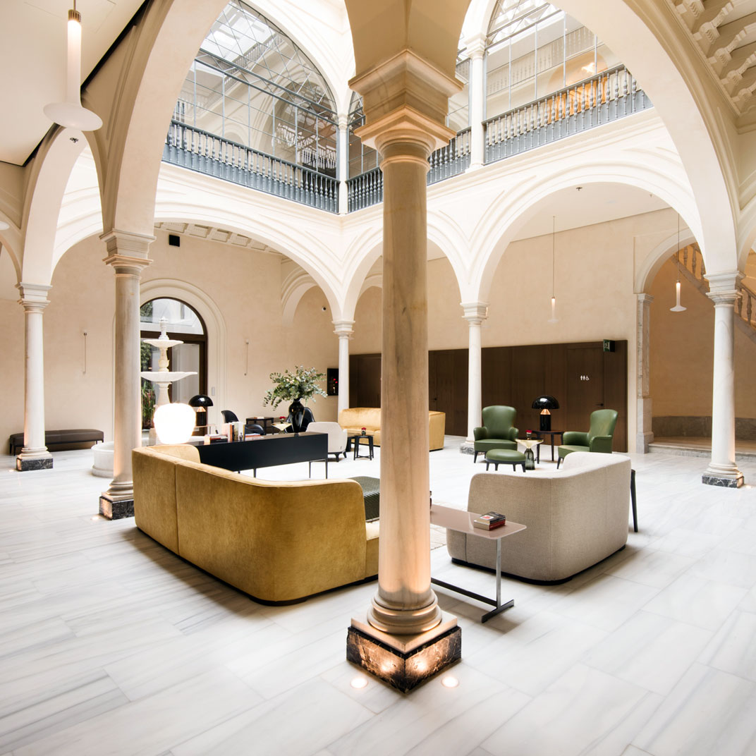 The Andalusian courtyard of Hotel Mercer, bathed in the city’s hypnotic light. © Hotel Mercer Sevilla