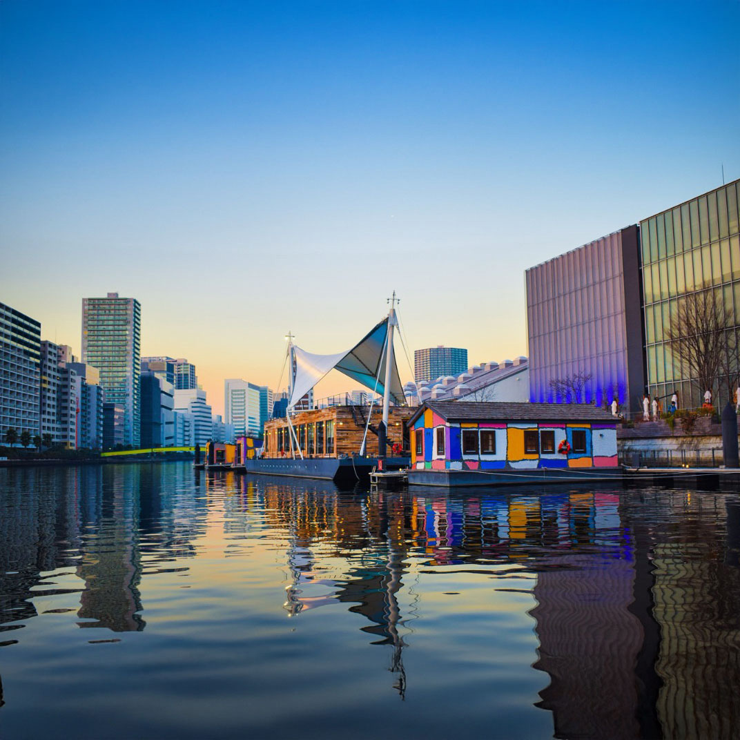 The colorful, floating Petals Hotel in Tokyo. © Petals Hotel