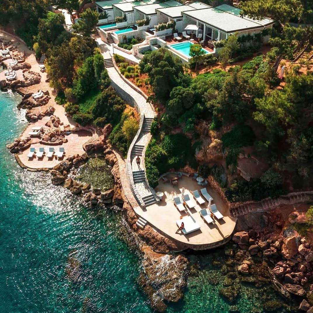 Four Seasons Astir Palace, the only Three-Key hotel in Greece. © Four Seasons Astir Palace
