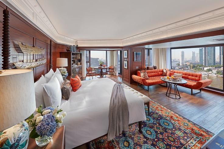 A river-facing retreat dressed in Jim Thompson silks and teakwood details, offering sweeping views and a distinctly Thai sense of luxury at Mandarin Oriental, Bangkok. (© Mandarin Oriental, Bangkok)
