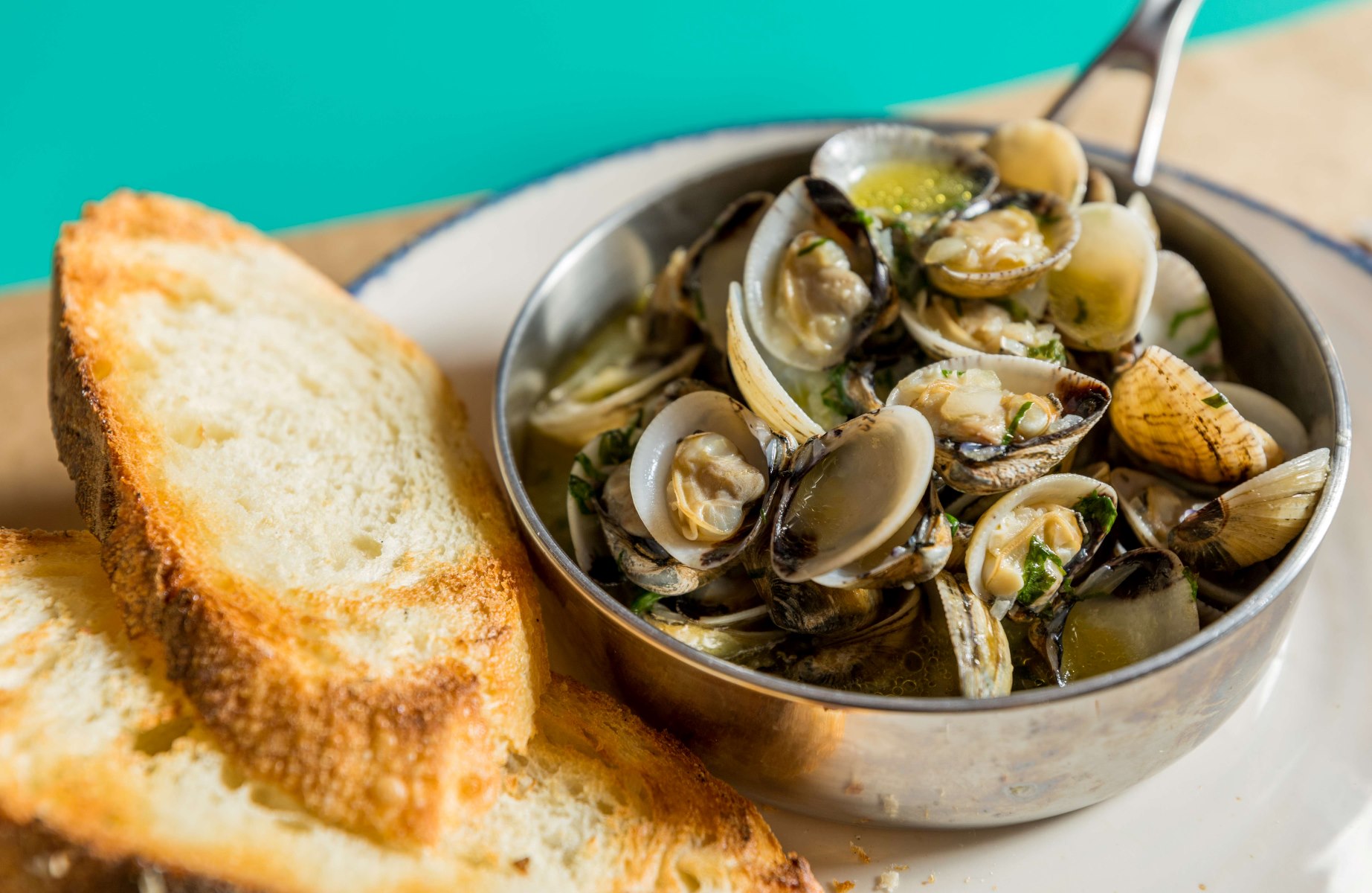 Barú Marisquería, tucked away on a side street off Rua Augusta, is one of the best places to eat seafood in São Paulo. © Rubens Kato/Barú Marisquería