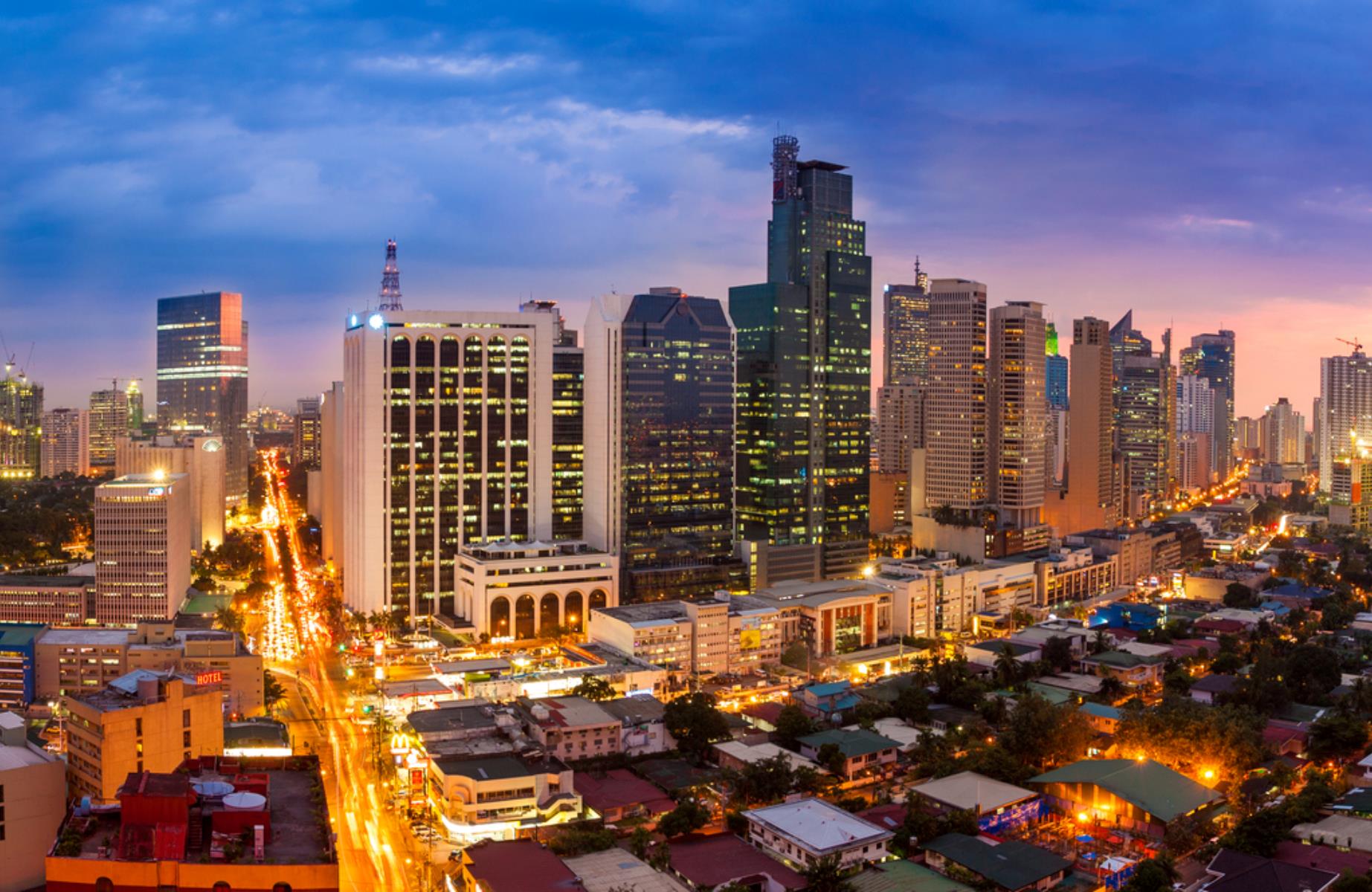Manila's travel scene is flourishing with world-class hotels and fine dining © holgs/iStock