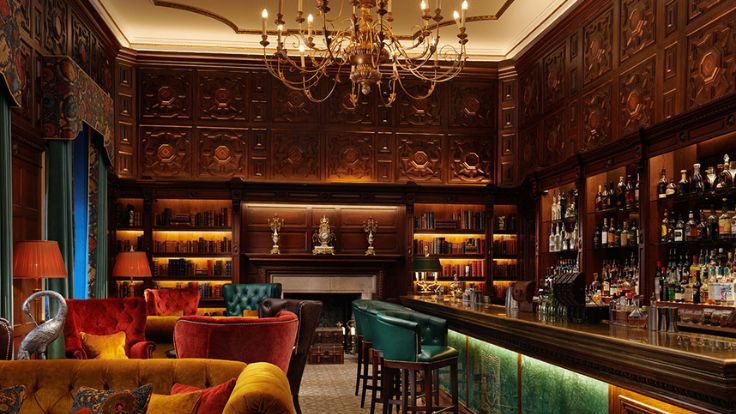 Grantley Hall's Norton Bar is an atmospheric location for an after-dinner cocktail (© Grantley Hall)