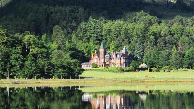 The Torridon sits amidst the majestic beauty of the Scottish Highlands (© The Torridon)