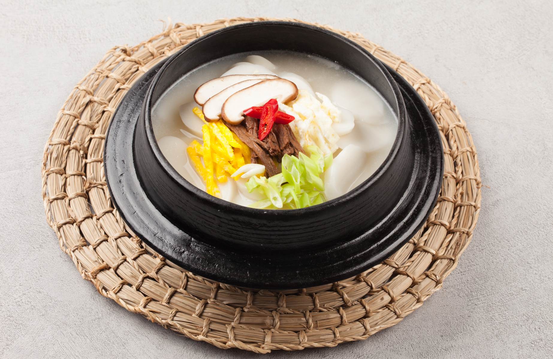 A bowl of tteokguk. © Jeong-Seon/Shutterstock