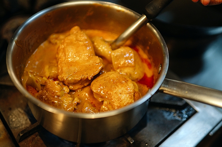 The massaman curry served at The Local still follows the original recipes found in historical cookbooks. (© Anuwat Senivansa Na Ayudhya/The MICHELIN Guide Thailand)