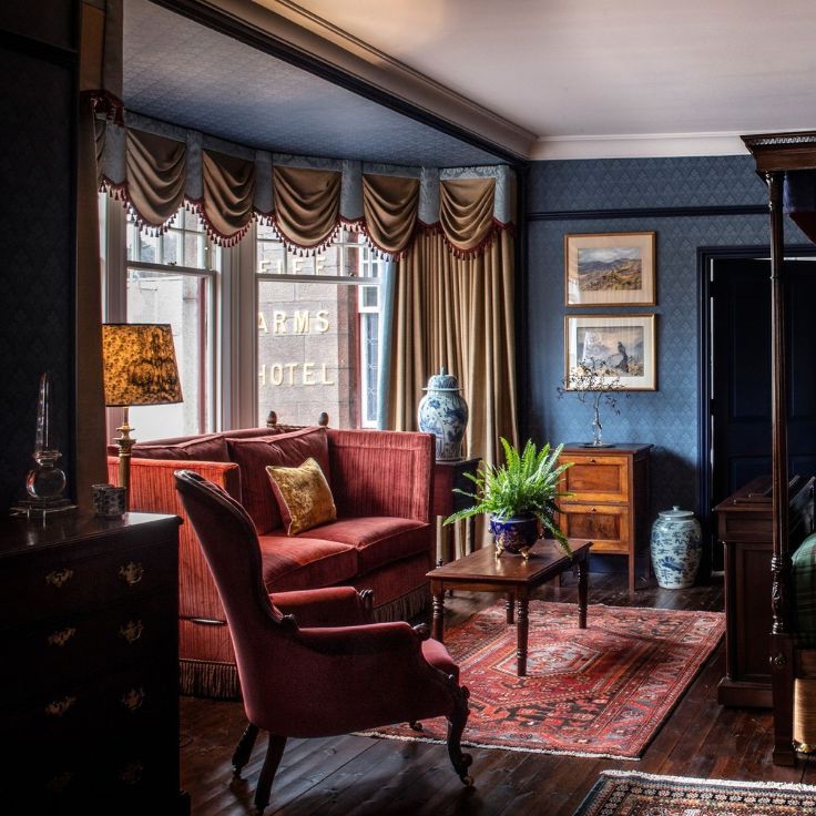 The Fife Arms’ cosy Prince Albert Suite comes complete with a four-poster bed (© Sim Canetty-Clarke).