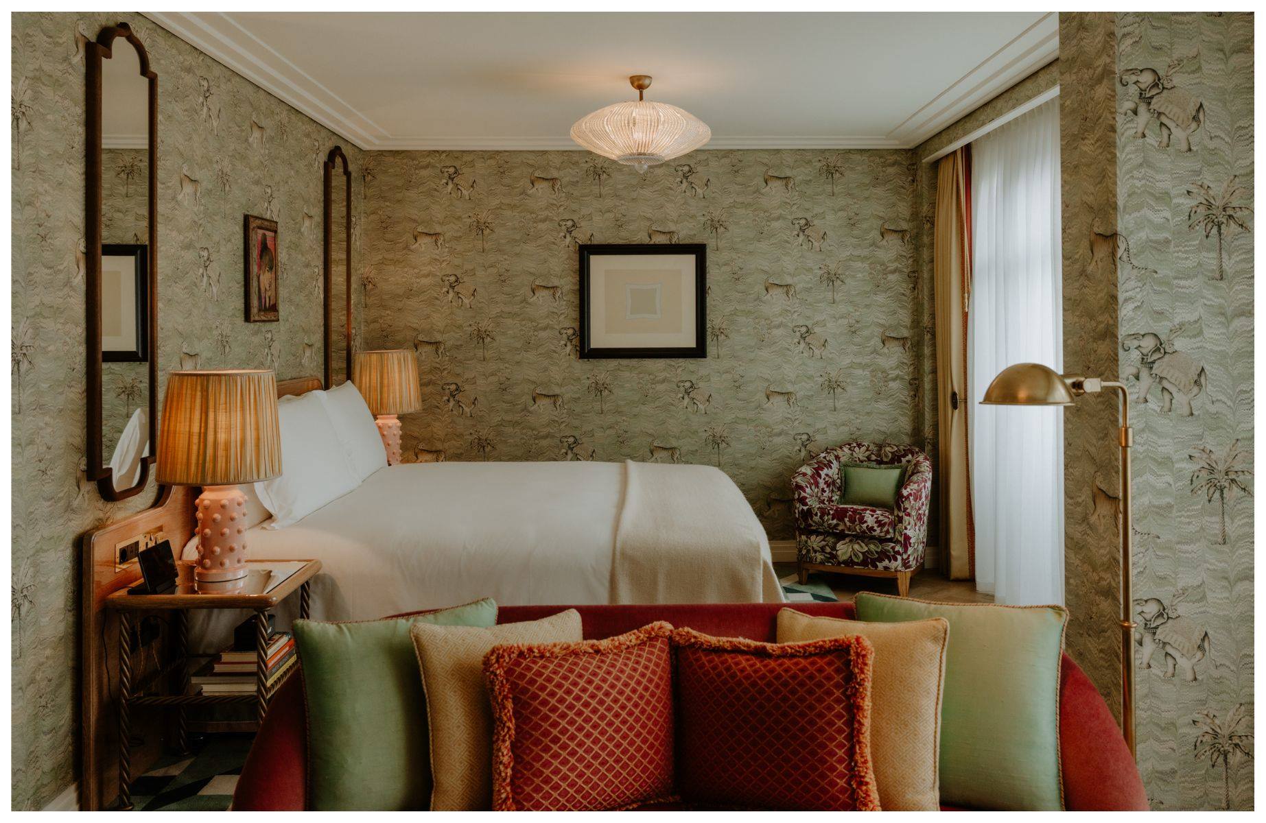 One of the Martin Brudnizki-designed bedrooms at Broadwick Soho. © Joanna Yee/The MICHELIN Guide