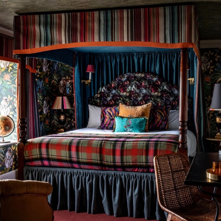 Glenmorangie’s stylish bedrooms deliver the ultimate in cosiness (© Glenmorangie House).