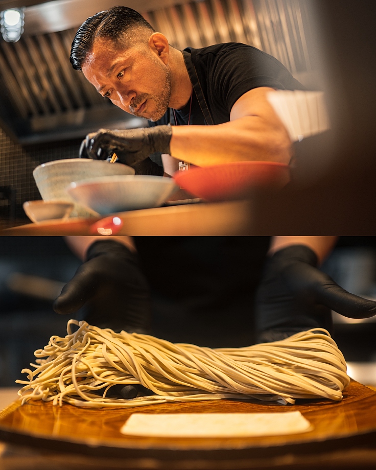 Former restaurant manager turned chef Shinji Inoue meticulously crafts his fresh ramen noodles each day. (© Anuwat Senivansa Na Ayudhya/The MICHELIN Guide Thailand)