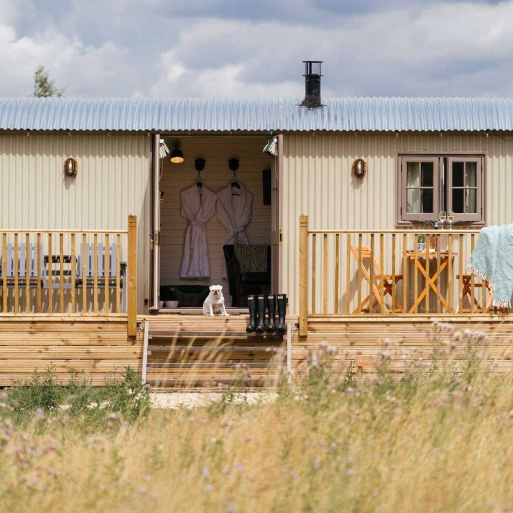 Retreat East’s shepherd’s huts provide cosy boltholes for couples, complete with log burners and king-sized beds (© Retreat East).