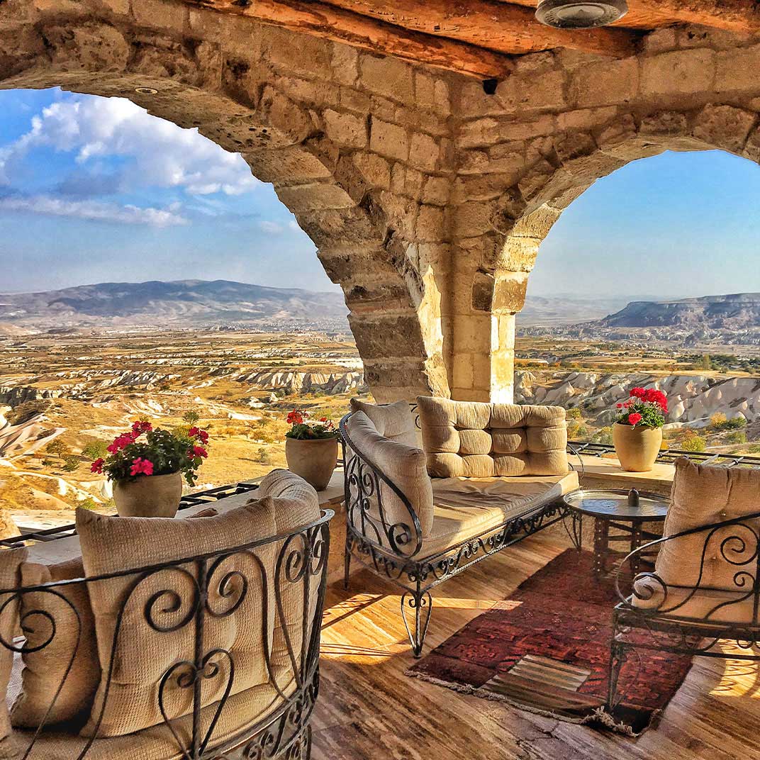 https://d3h1lg3ksw6i6b.cloudfront.net/media/image/2026/01/29/53baee1f77514e189a9a03abb13984e1_cave-hotels-cappadocia-museum-hotel-terrace.jpg