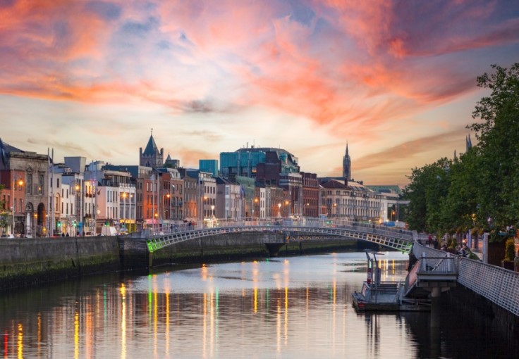 The River Liffey in Dublin, host of The MICHELIN Guide Ceremony 2026. © espiegle/iStock