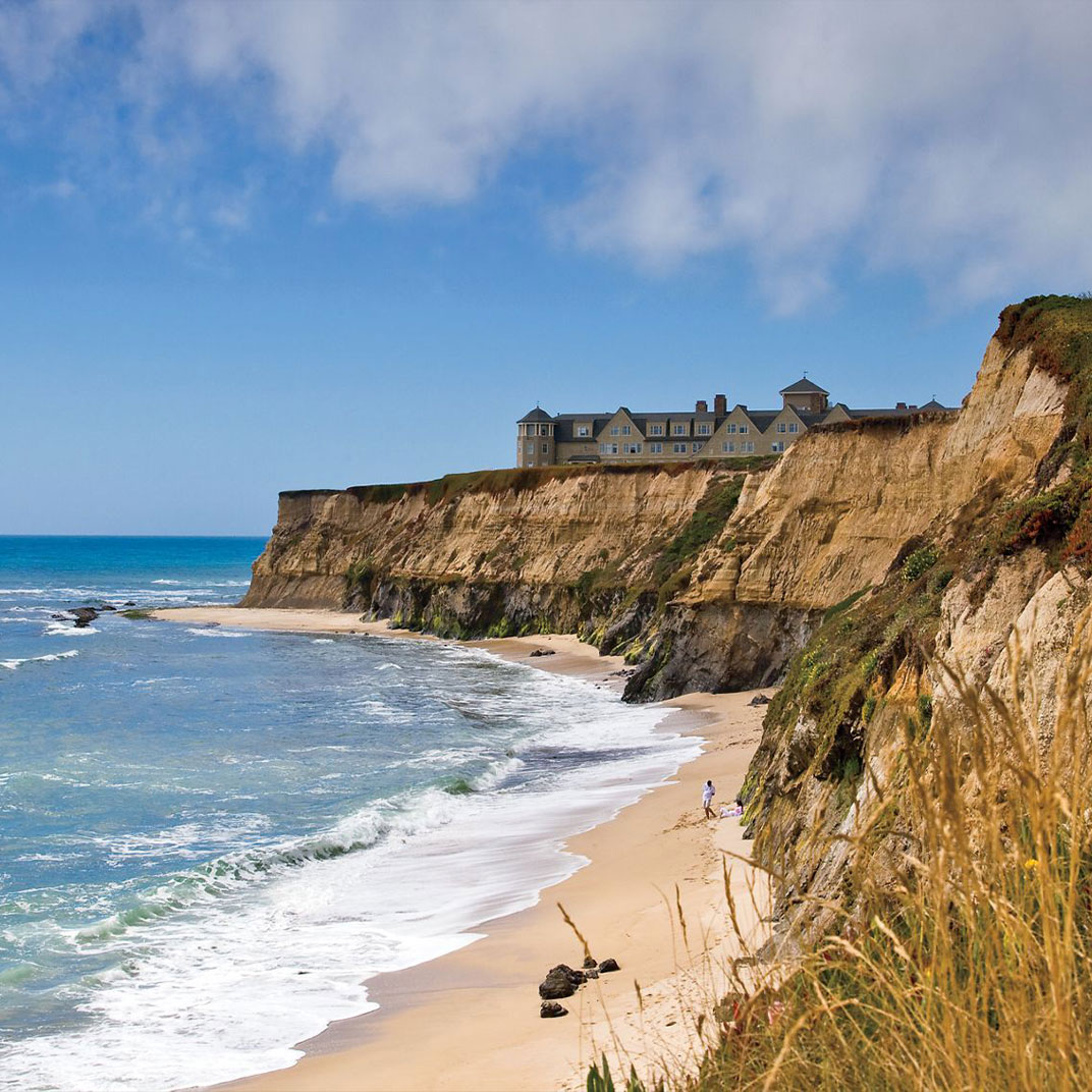 The Ritz-Carlton Half Moon Bay offers dramatic coastal bluffs just south of San Francisco. © The Ritz-Carlton Half Moon Bay 
