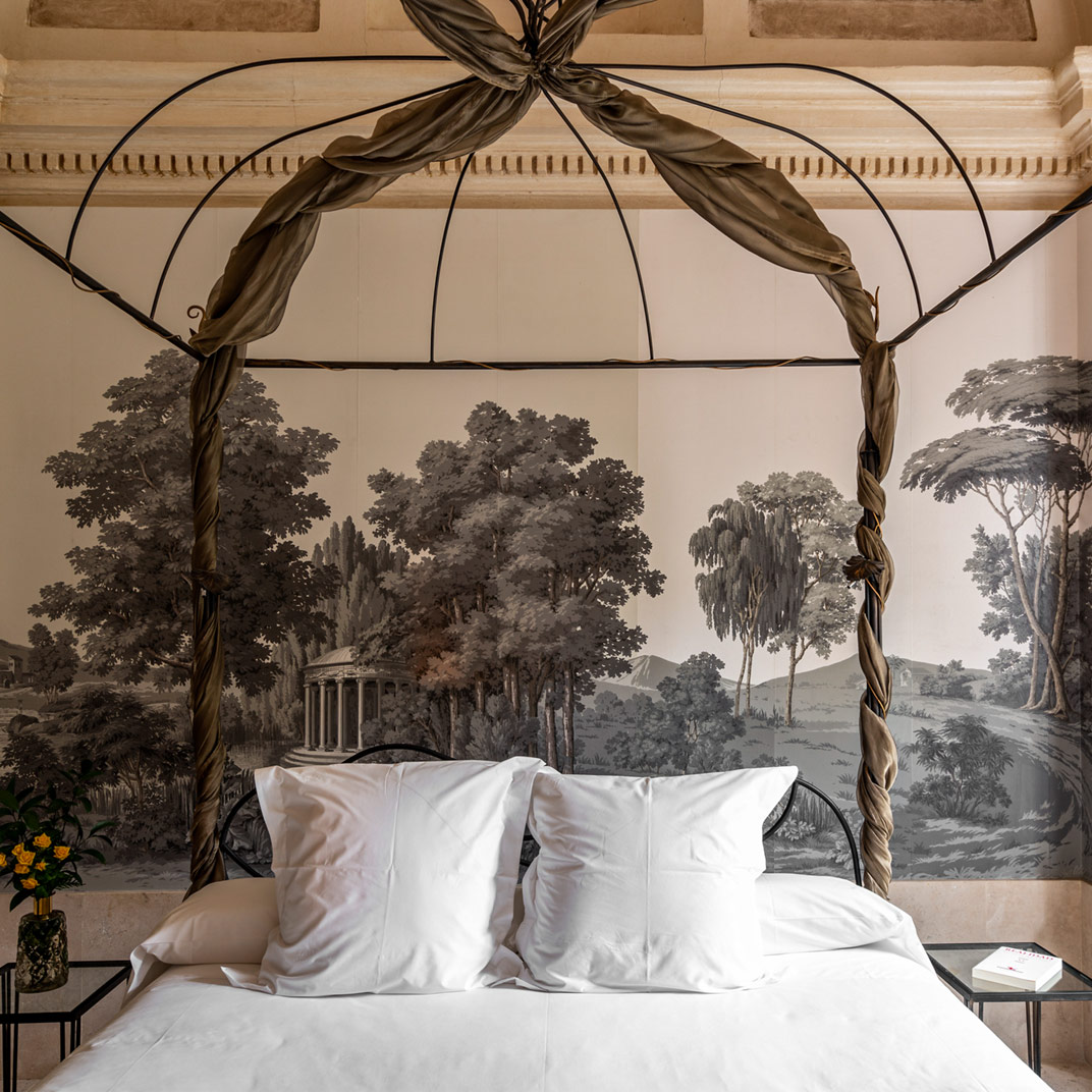 Suite del Parador de Chinchón, que conserva una exclusiva colección de arte religioso. © Parador de Chinchón