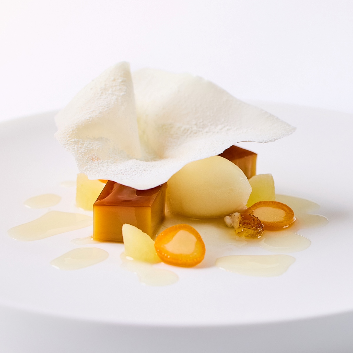 O Pudim abade de priscos é uma das sobremesas do restaurante Belcanto, com duas Estrelas MICHELIN, regido pelo conceituado José Avillez. © Grupo José Avillez/Belcanto/Belcanto