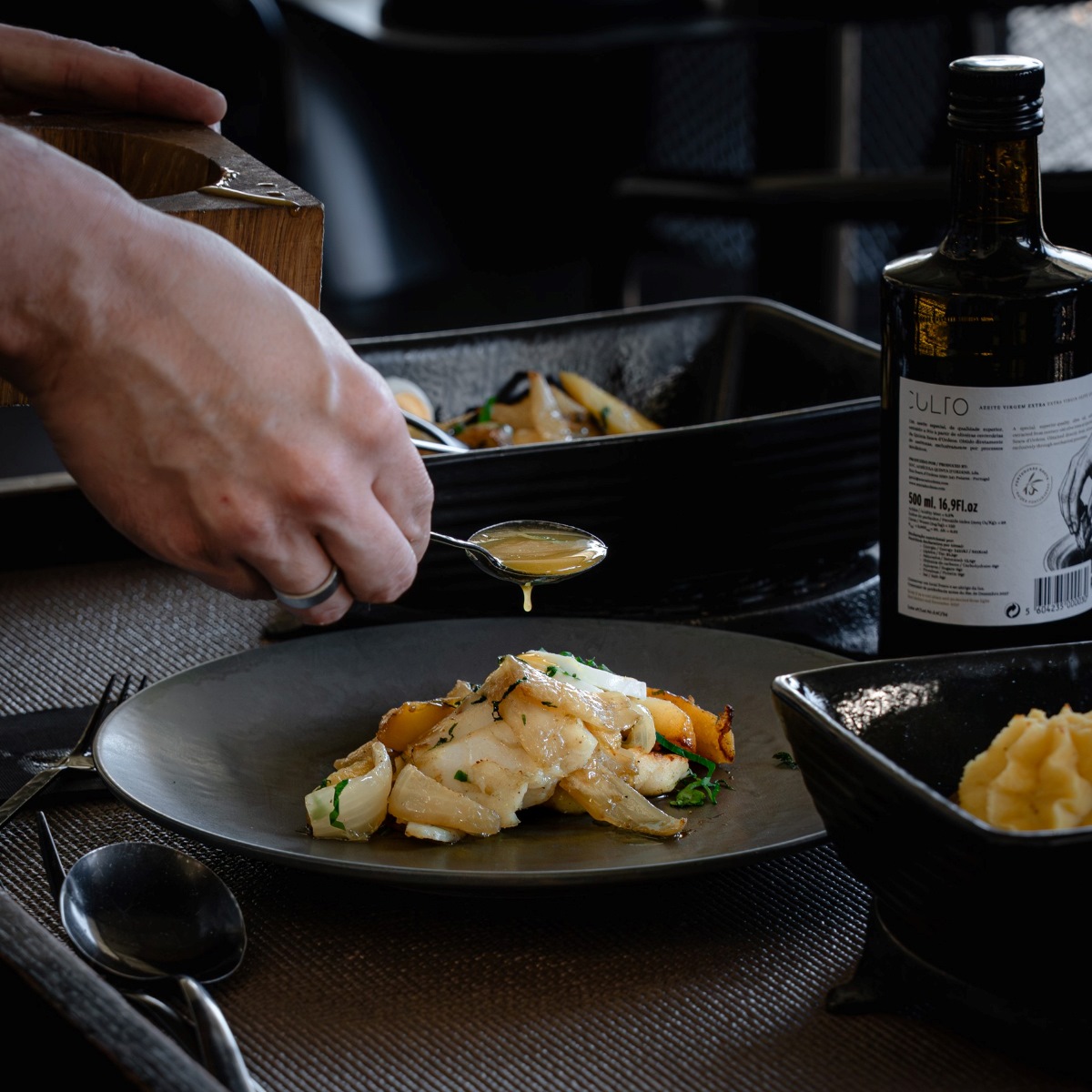 No Porto, o restaurante Culto ao Bacalhau faz jus ao seu nome, com receitas que homenageiam este peixe vindo do mar do Norte até na sobremesa. © Culto ao Bacalhau