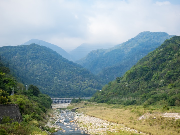 Guguan offers a soothing natural escape, with magnificent landscapes where river and mountain blend seamlessly. ©Shutterstock