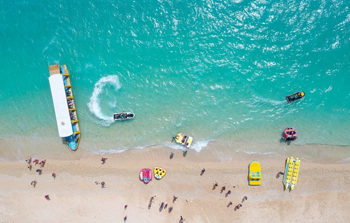  Surrounded by the sea on all sides, Taiwan offers a variety of coastal landscapes perfect for different water activities. ©Shutterstock