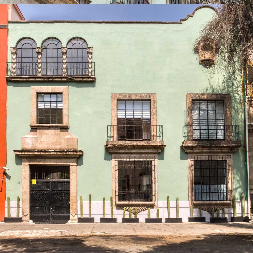 The 1930s Mexican Colonial Revival structure home to the hotel Santa Casa. © Santa Casa
