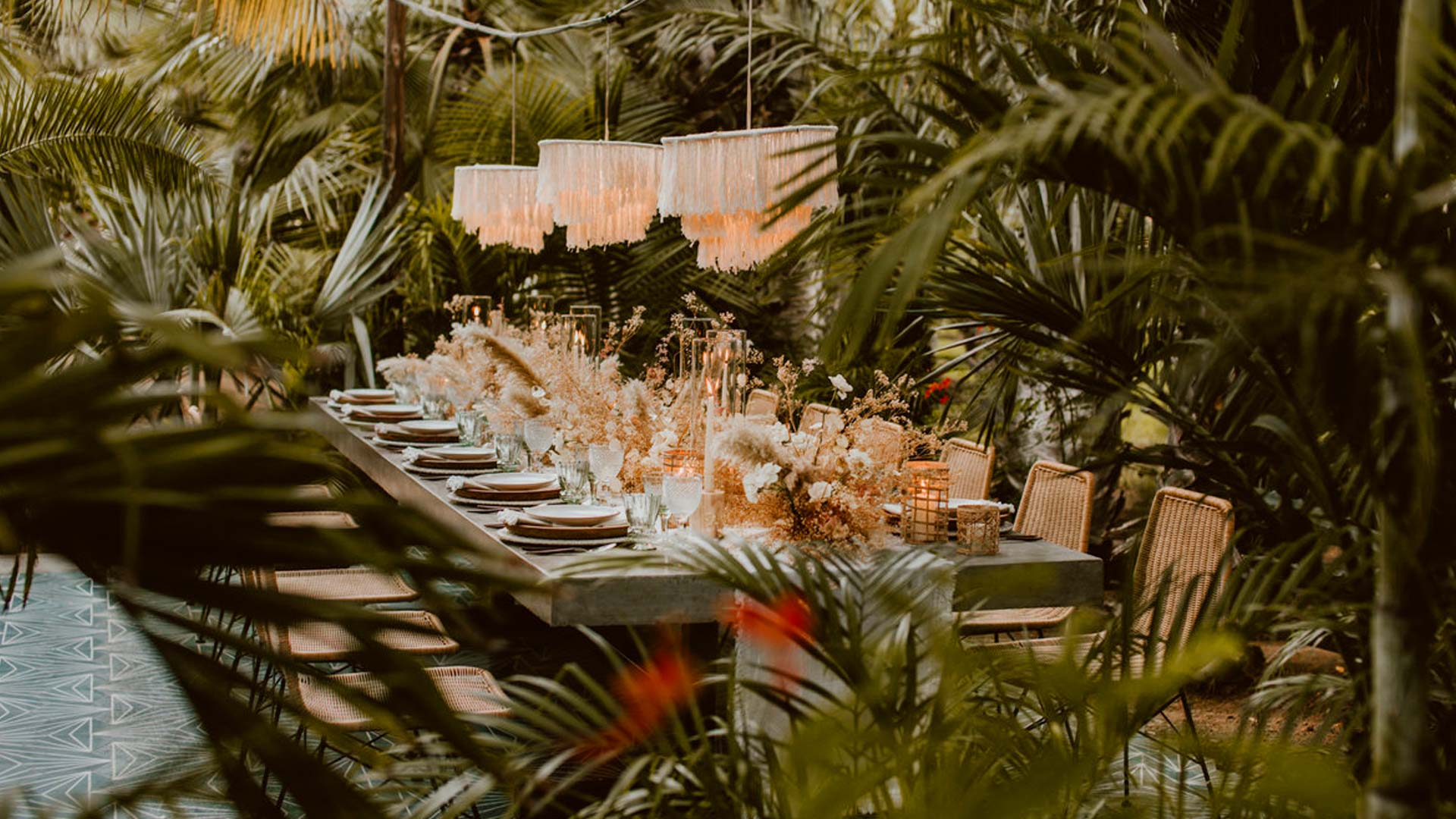 Forest dining at Acre. © Acre resort/Acre
