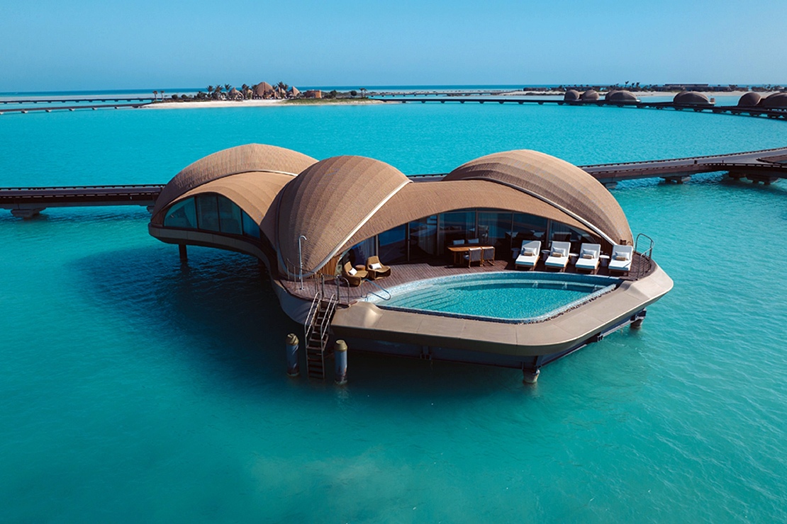 Nujuma, a Ritz-Carlton Reserve, offers a secluded Red Sea hideaway among the Ummahat Islands. © Nujuma, a Ritz-Carlton Reserve