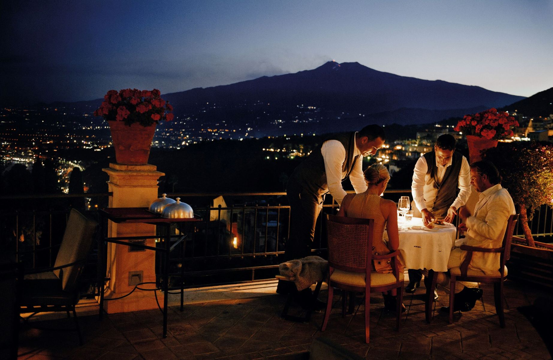 Un balcone sul Mediterraneo, dove ogni attimo diventa eternità. © Belmond Grand Hotel Timeo