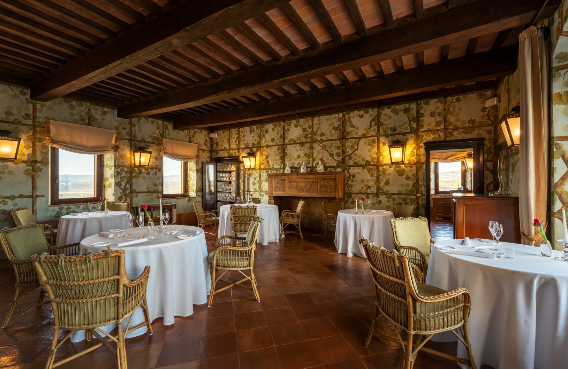 Un’eleganza senza tempo, scolpita nella pietra e avvolta da una luce preziosa. © Eolo Perfido/La Sala dei Grappoli
