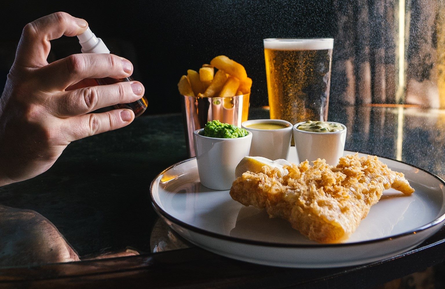 Heston Blumenthal's famous triple-cooked chips with battered fish. © Hinds Head