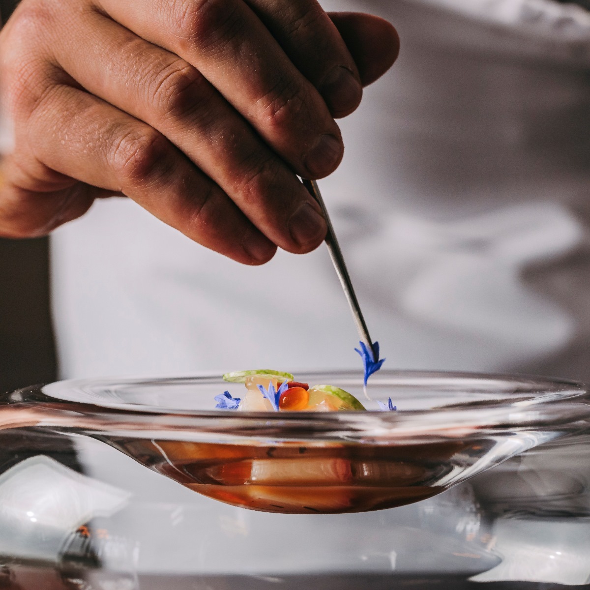 Amberjack, cucumber and lavender: A fresh and elegant creation from Amarante’s newly Starred restaurant, Largo do Paço © Largo do Paço