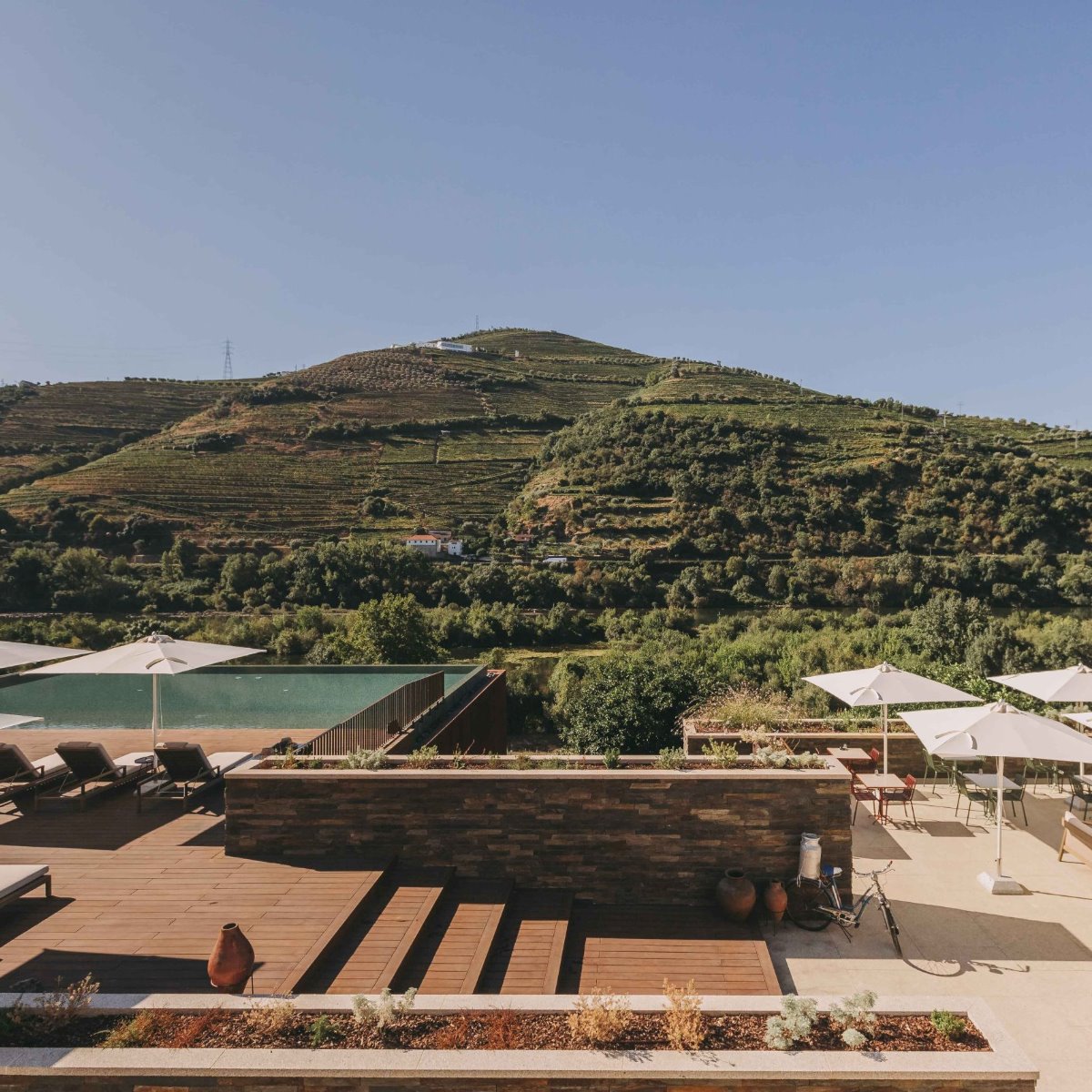 Set on a historic vineyard estate in the Douro Valley, the Torel Quinta da Vacaria hotel is home to the MICHELIN-Starred restaurant Schistó, led by Chef Vitor Matos. © Torel Quinta da Vacaria - Douro Valley