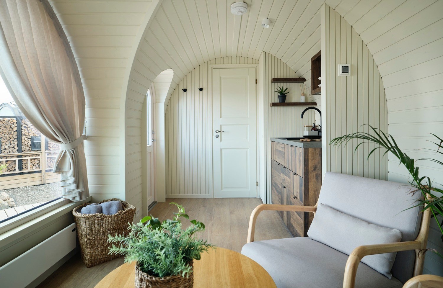 The calming design of the Iglupark hotel in Port Noblessner. © Iglupark