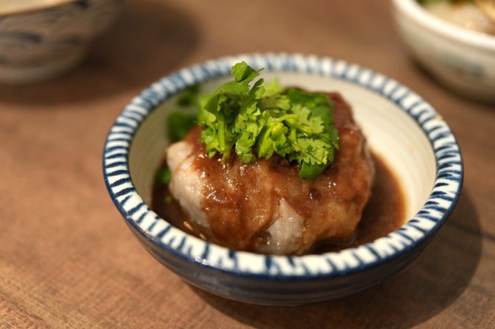 蘇來傳的芋粿，滋味純正，醬料獨特。© Jenna Yang