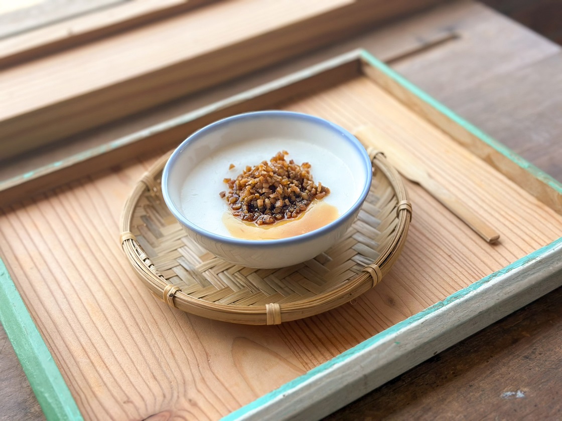 晌午粄食提供客家米食點心「粄」，以蒸、煎、烤等不同風味呈現。© 晌午粄食