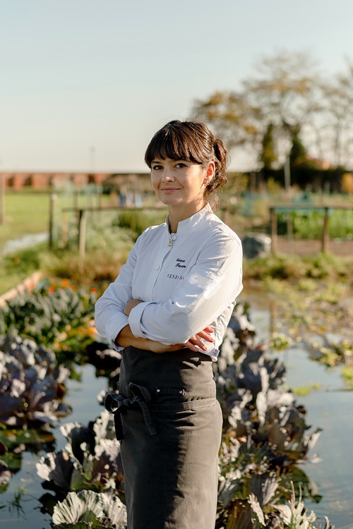 Chef Chiara Pavan nell'orto ©Venissa