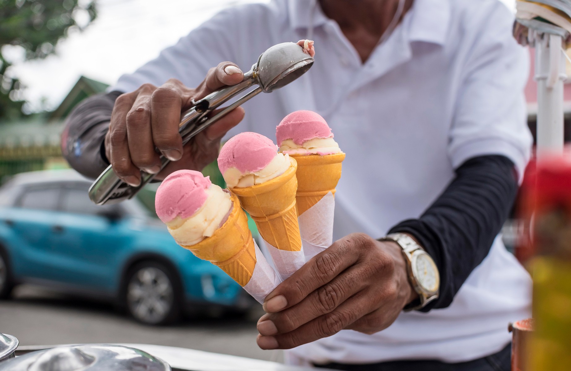 Often called “dirty ice cream” because it was sold on the streets, sorbetes was in fact carefully made in small batches — and even served at a presidential banquet. © MDV Edwards