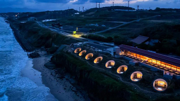 断崖に佇む自然一体型ホテル、イズモ ホテル ザ クリフ（島根・出雲） © IZUMO HOTEL THE CLIFF