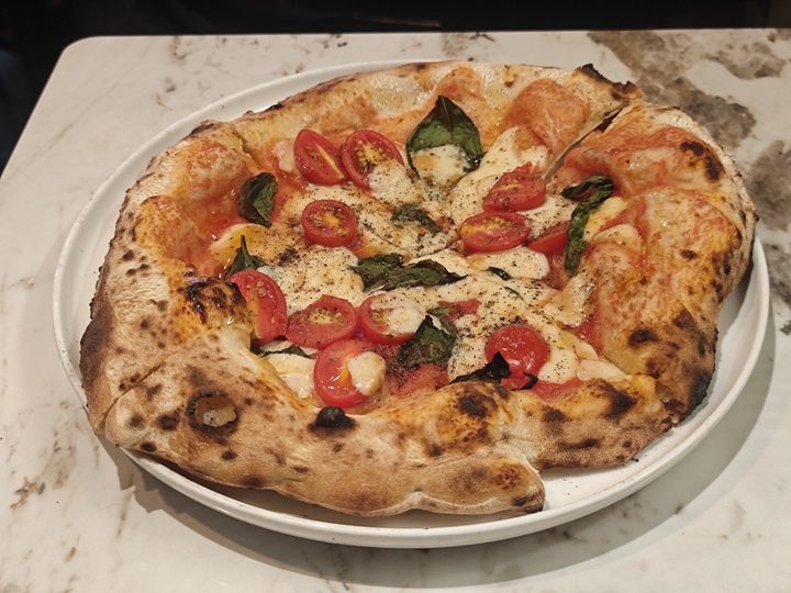  Fiata 的 Provola e Pepe Pizza。© MICHELIN