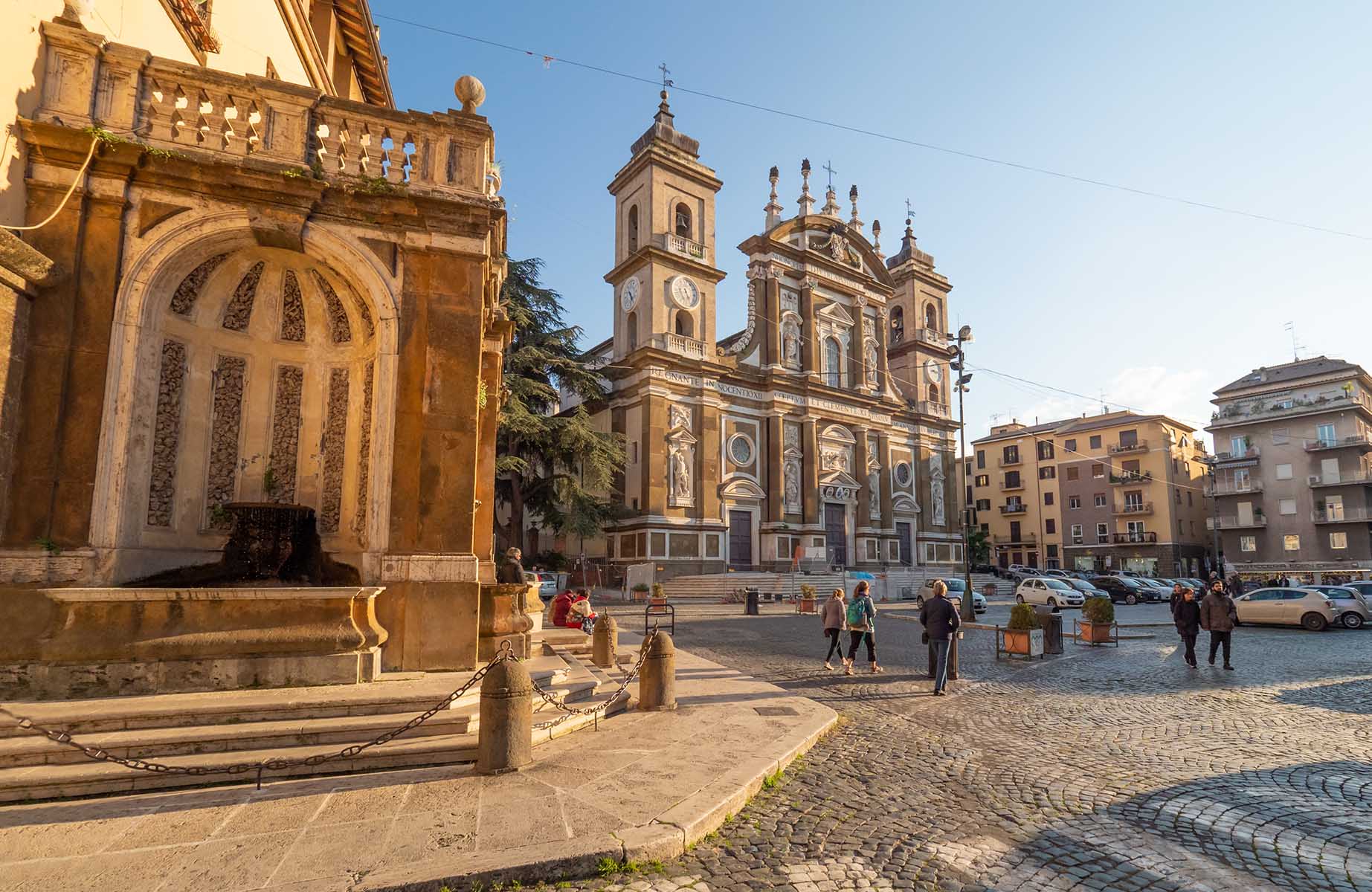 The golden sun shines over Frascati Cathedral at sunset in the town of Frascati, which is close to Rome. © Valerio Mei/iStock
