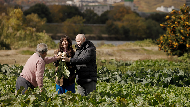In California, Connaughton cultivates Kyoto vegetables such as Manganji peppers. At the same time, he is asking farmers in Kyoto to grow Western vegetables that are rare in Japan, with the aim of making the restaurant a bridge between cultures. (© SoNoMa by SingleThread)