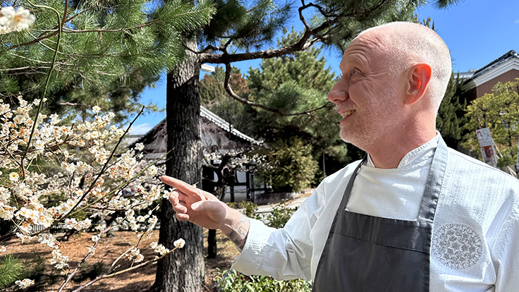 He notes that time spent in nature — through walks and hikes — is when he finds his greatest inspiration. (© Kyoko Nakayama/MICHELIN Guide)