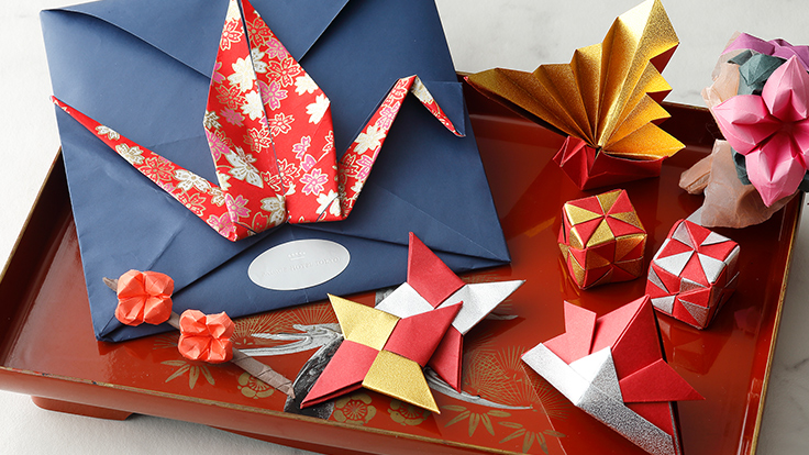 Kids' origami workshop, where participants receive an original origami set and folding guide to take home.© Palace Hotel Tokyo