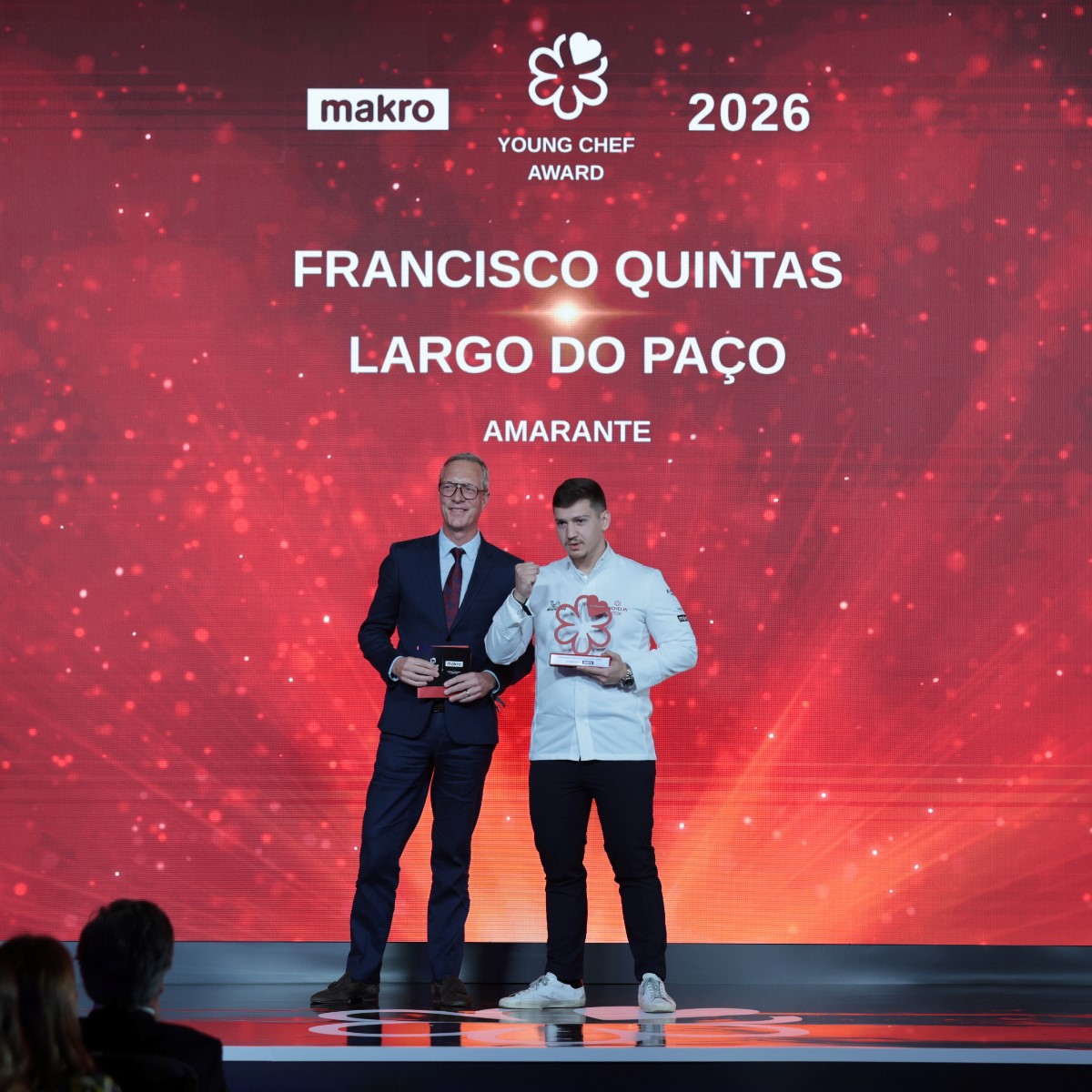 No palco da Gala MICHELIN Portugal, o reconhecimento de Quintas com o Prémio Jovem Chef de 2026. © Michelin 