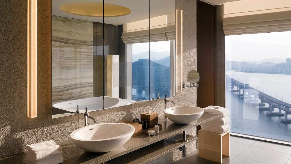 A Busan high-rise with sweeping harbor views. © Park Hyatt Busan
