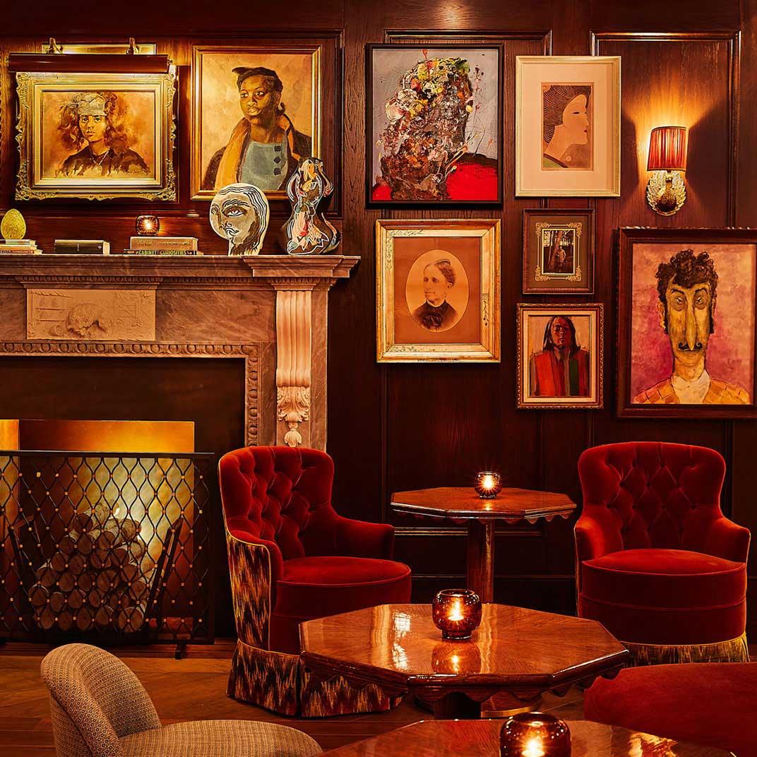 The well-named Portrait Bar at the Fifth Avenue Hotel. © The Fifth Avenue Hotel
