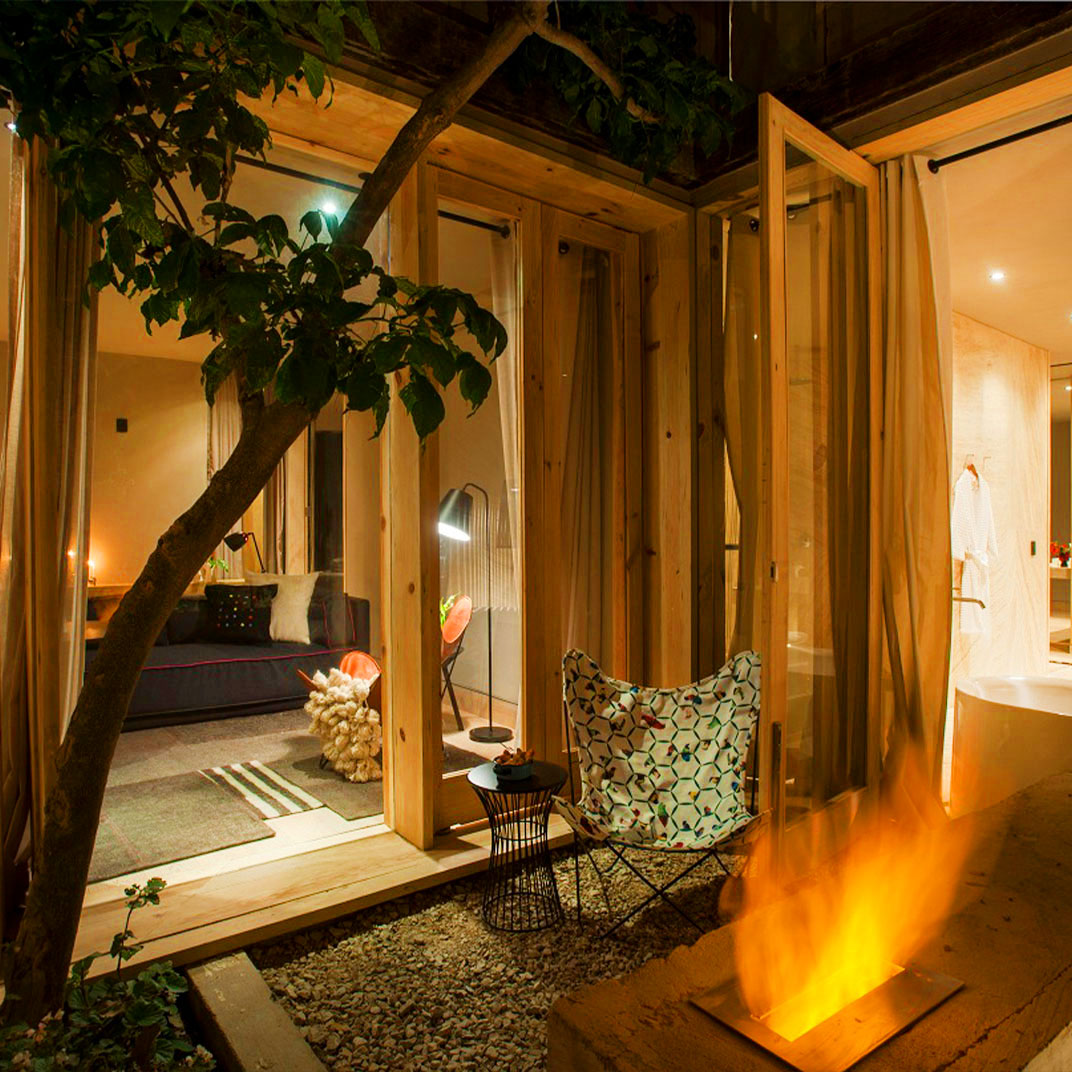 Habitación moderna con patio interior. © Hotel Bo